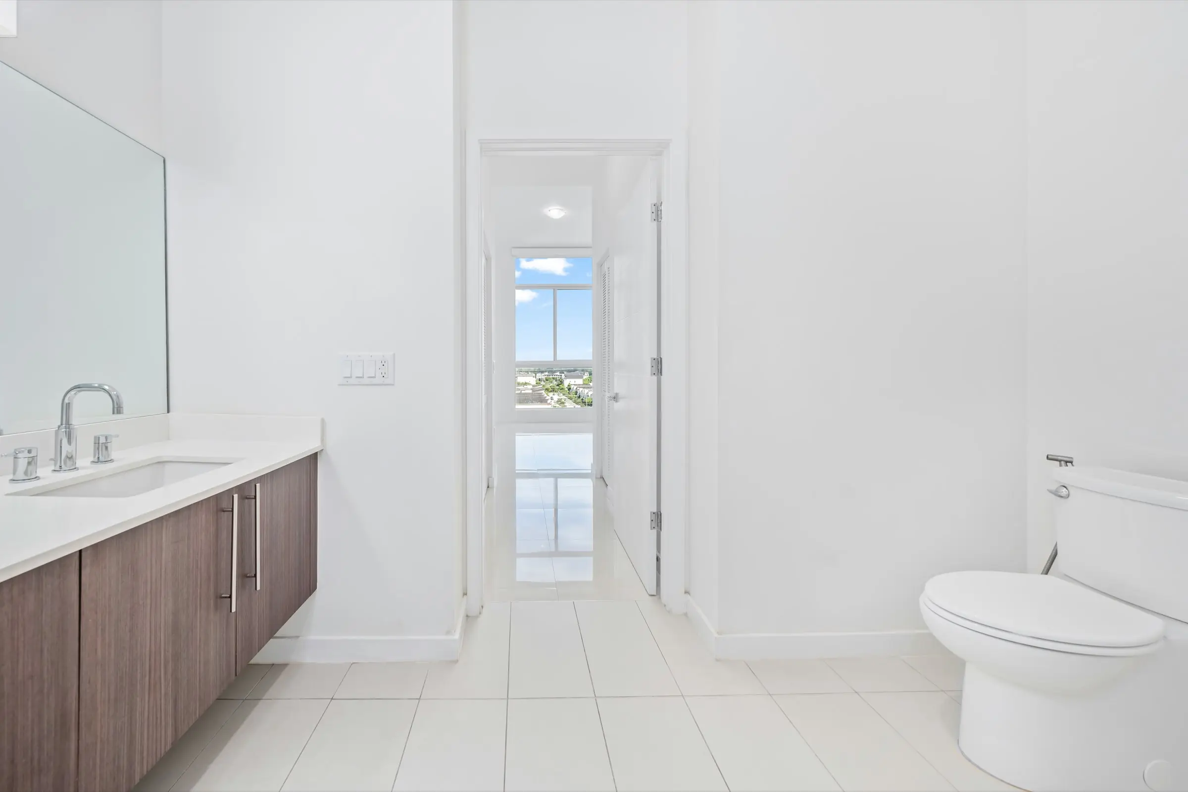 Detailed bathroom clean for end of lease cleaning